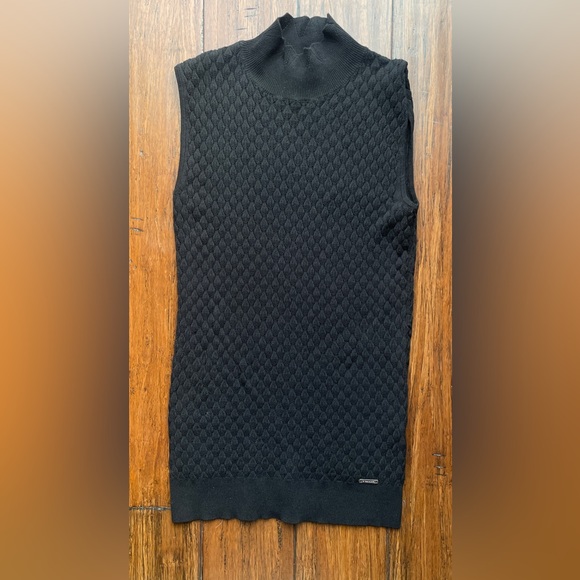 T-Tahari Sleeveless Mock Turtleneck Top! - Picture 2 of 7